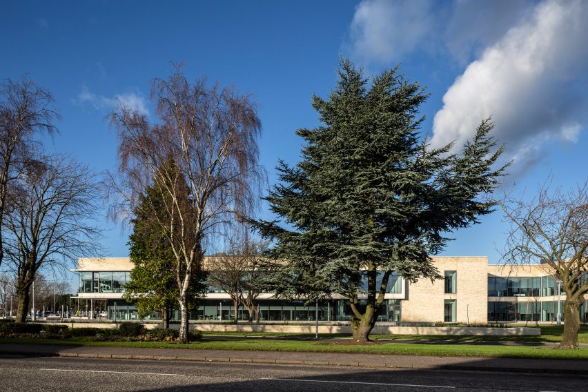 Exterior of Forth Valley College by Reiach and Hall Architects