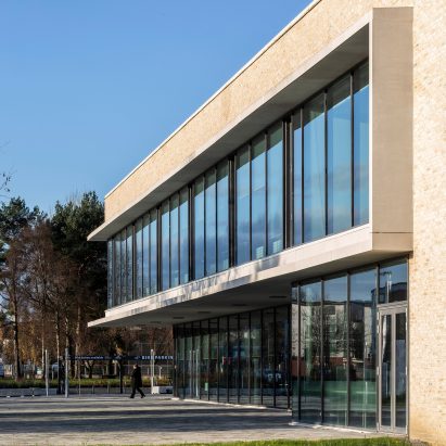 Entrance to Forth Valley College in Falkirk