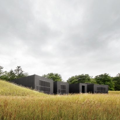 Dezeen Debate newsletter features “modernised catacombs” in the Catskills