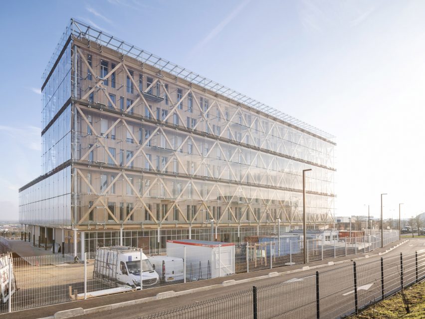 GRAAM Architecture wraps Burgundy office building in timber exoskeleton and "glass veil"