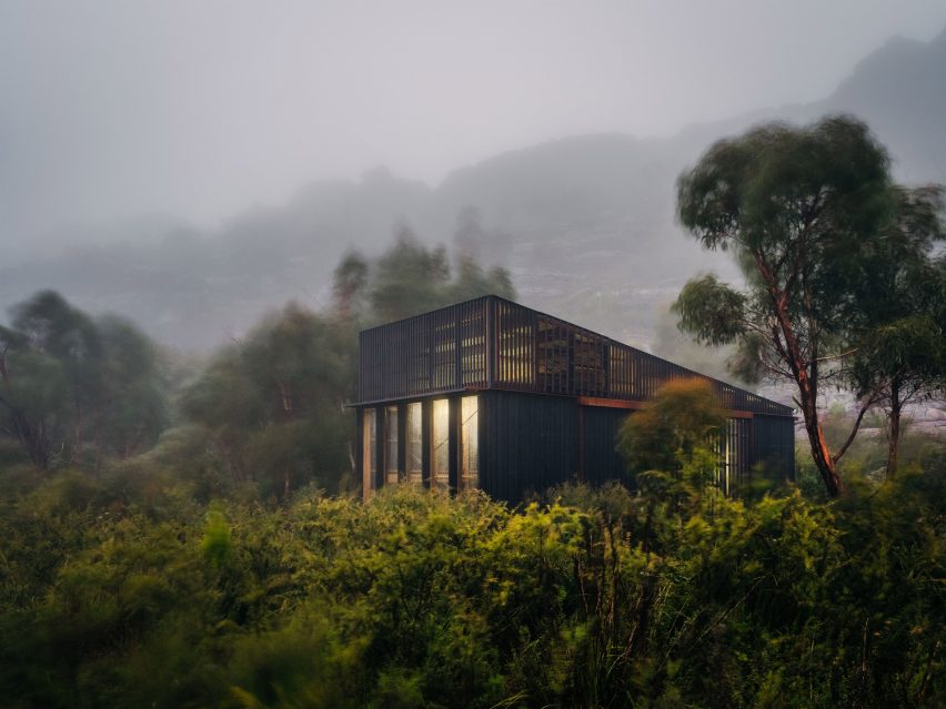 Exterior of Grampians Peaks Trail hiking shelter by Noxon Giffen and McGregor Coxall