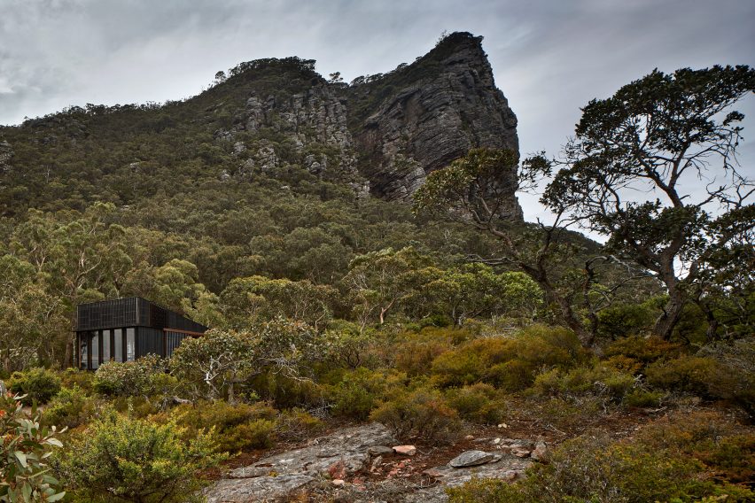 Exterior of Grampians Peaks Trail hiking shelter by Noxon Giffen and McGregor Coxall