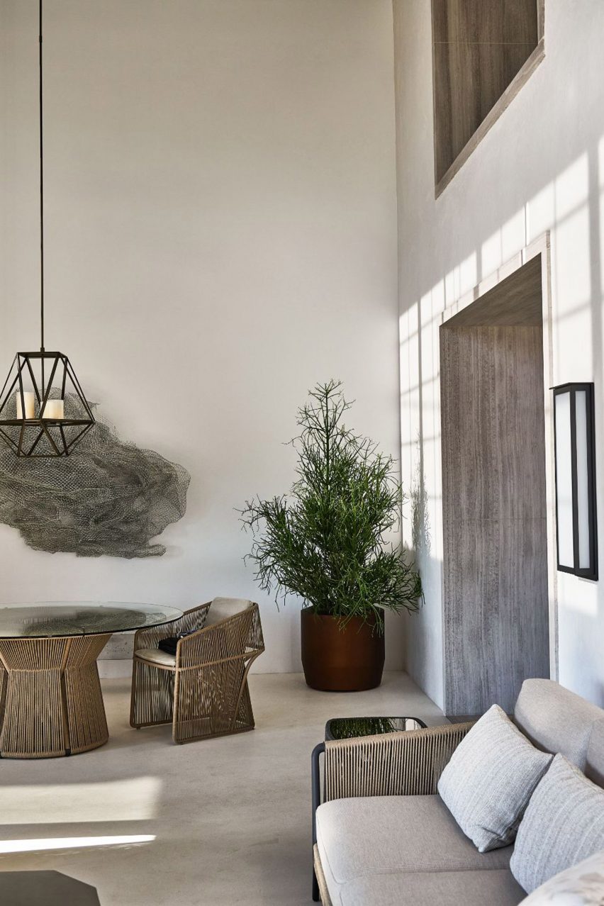 Promenade area with tall ceilings and matte finishes