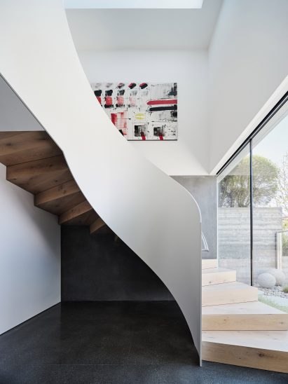 Sculptural modern staircase white