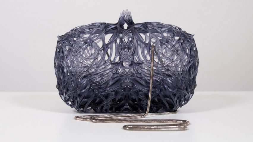 Kelp Mini Clutch is a bioplastic bag based on 3D-scans of seaweed