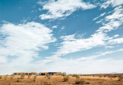 Marfa Ranch house by Lake Flato Architects in Texas desert