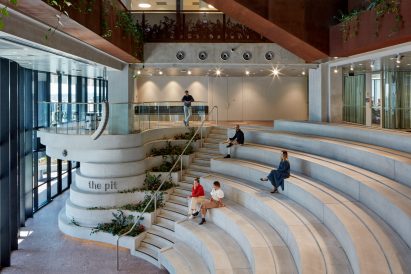 Office auditorium made from stepped concrete