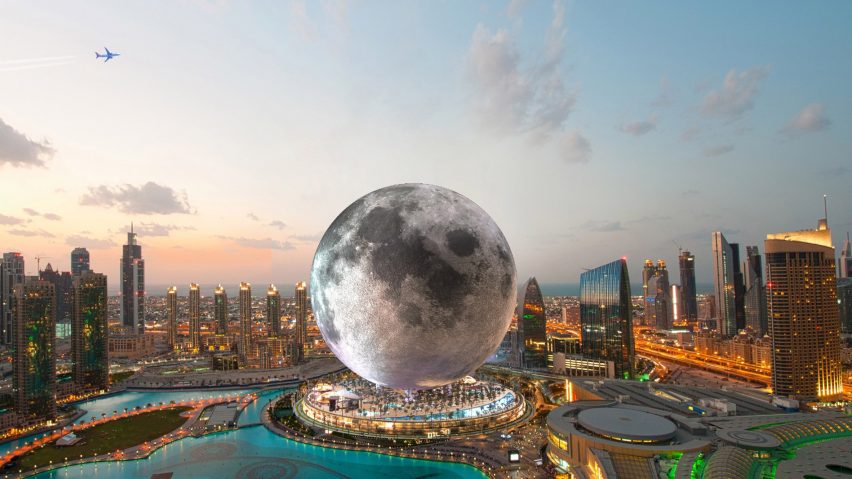 Moon-shaped resort in Dubai