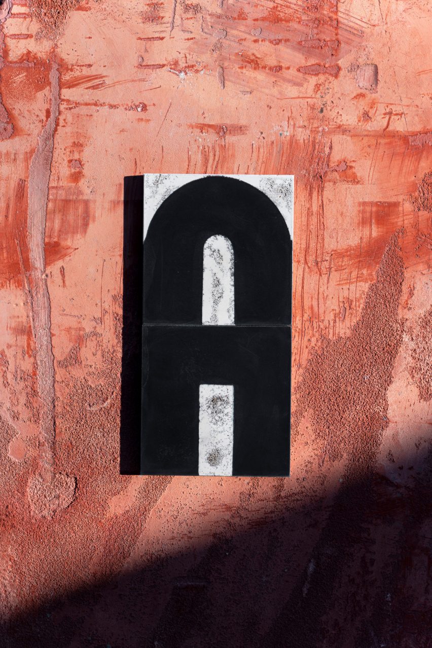 Tile by Sascha Lobe