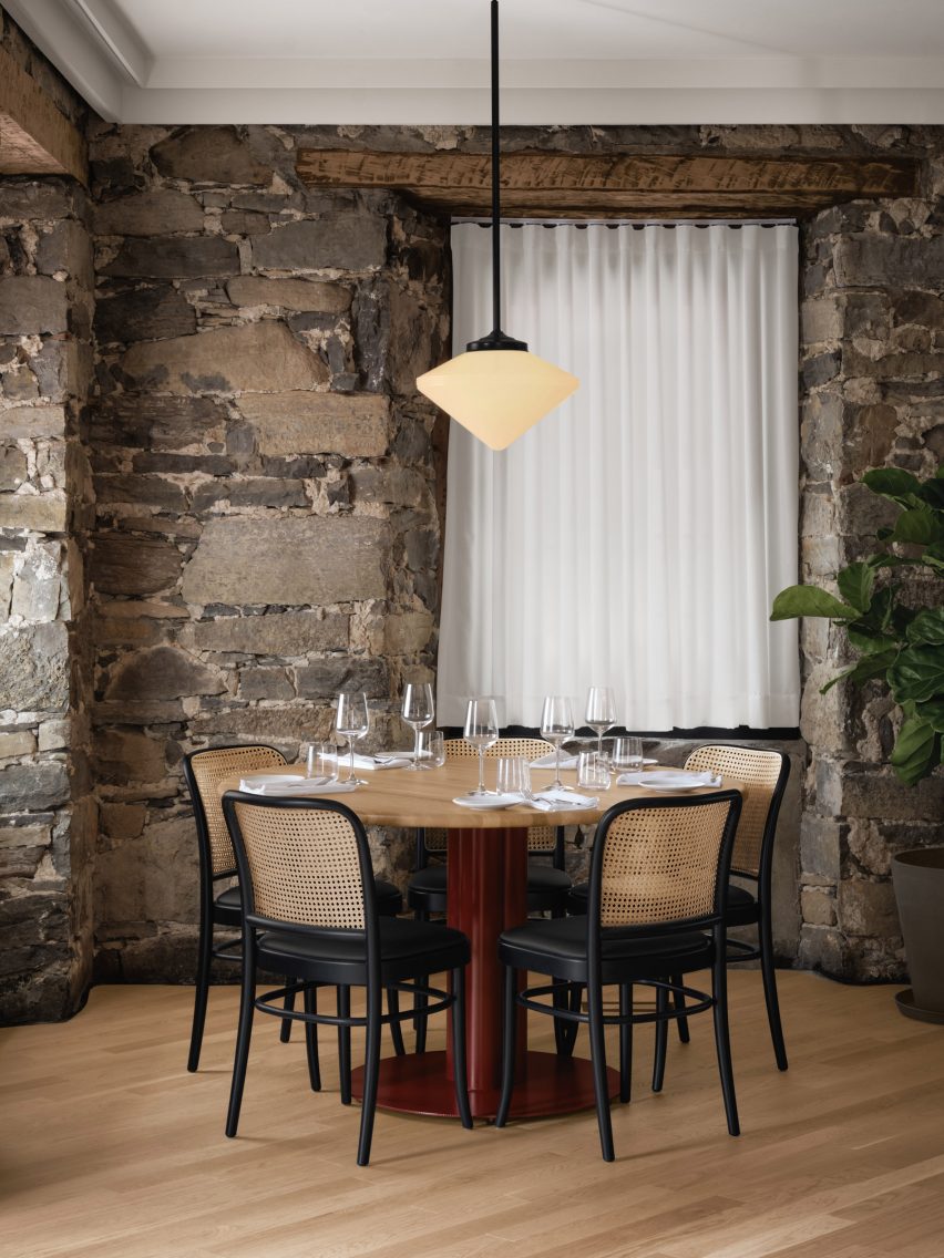 Dining table in the corner