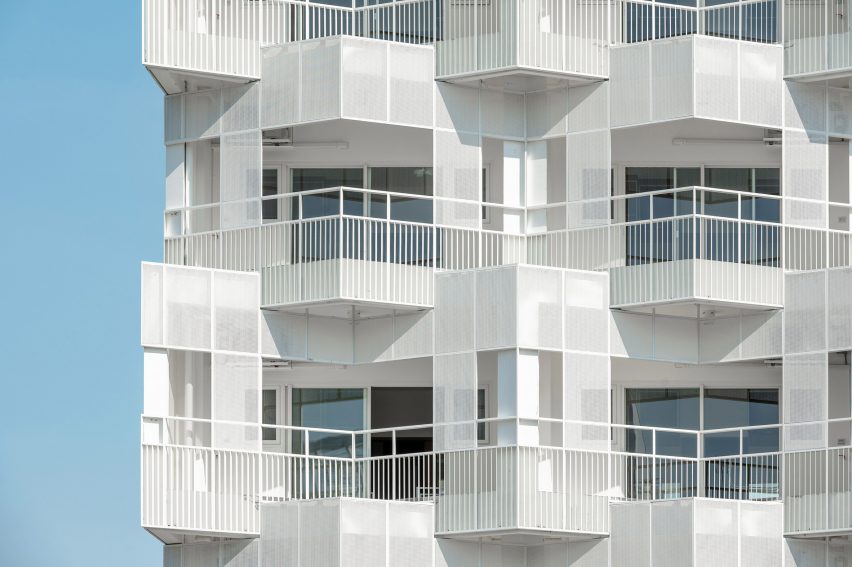 Nurse Dormitory Chulalongkorn Memorial Hospital by Plan Architect