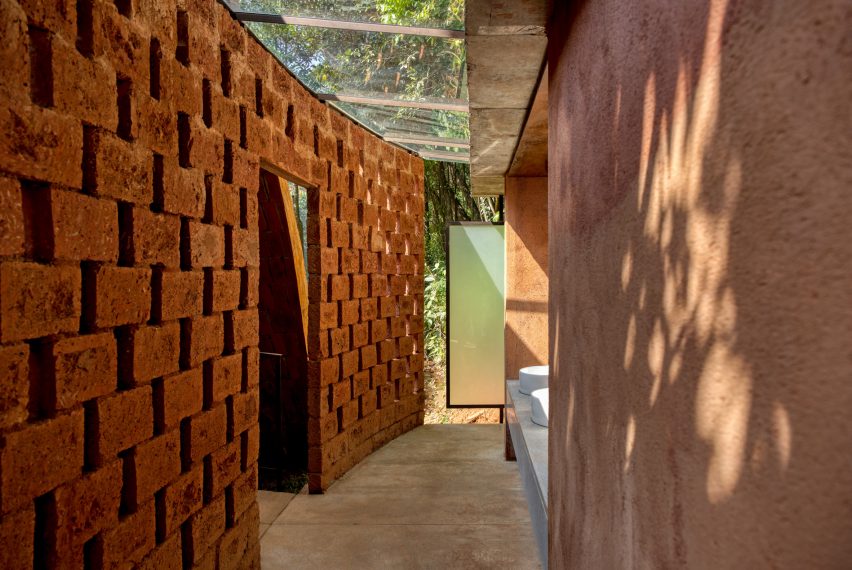Deva Dhare Resort Restaurant by Play Architecture