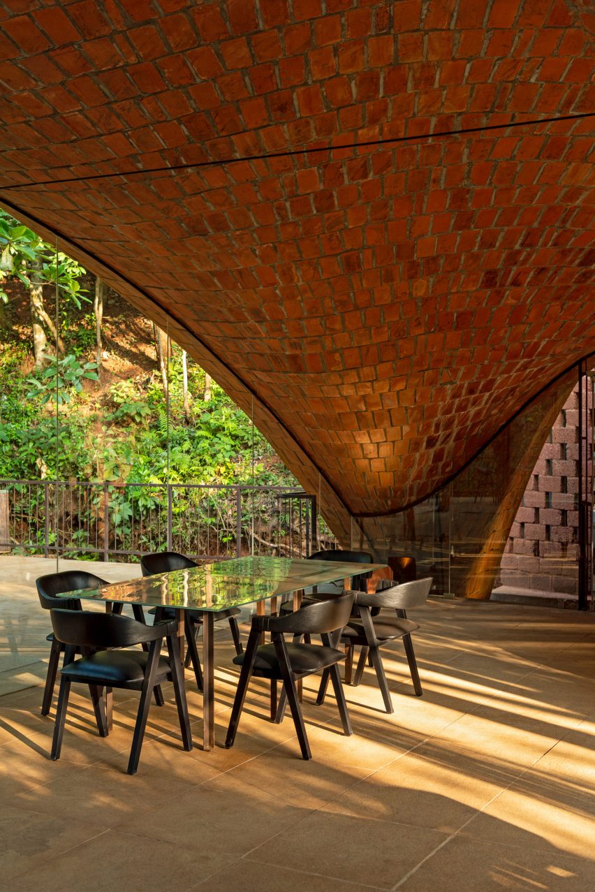 Deva Dhare Resort Restaurant by Play Architecture