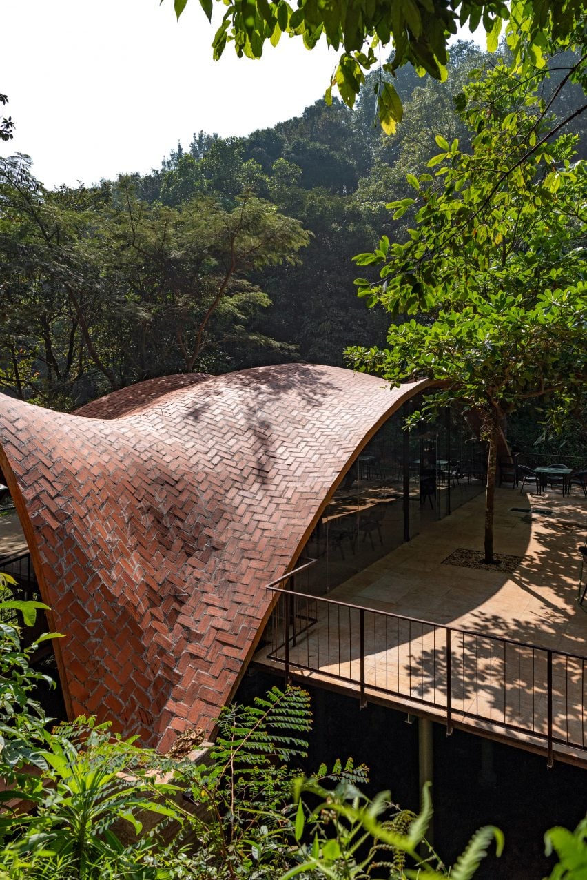 Deva Dhare Resort Restaurant by Play Architecture