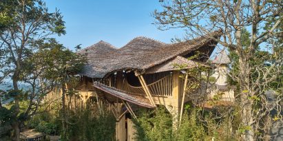 Image of the waved roofline at Piyandeling Artisan House