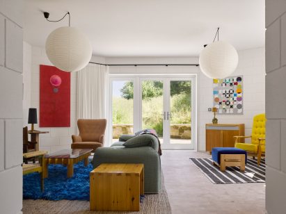 Lounge in Red House by David Kohn Architects