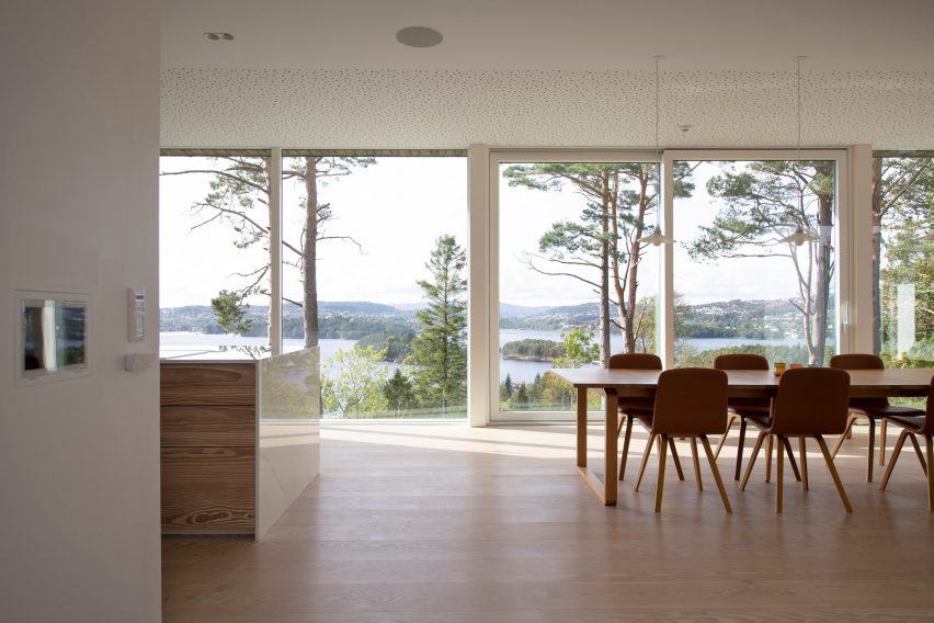 Villa Grieg by Saunders Architecture