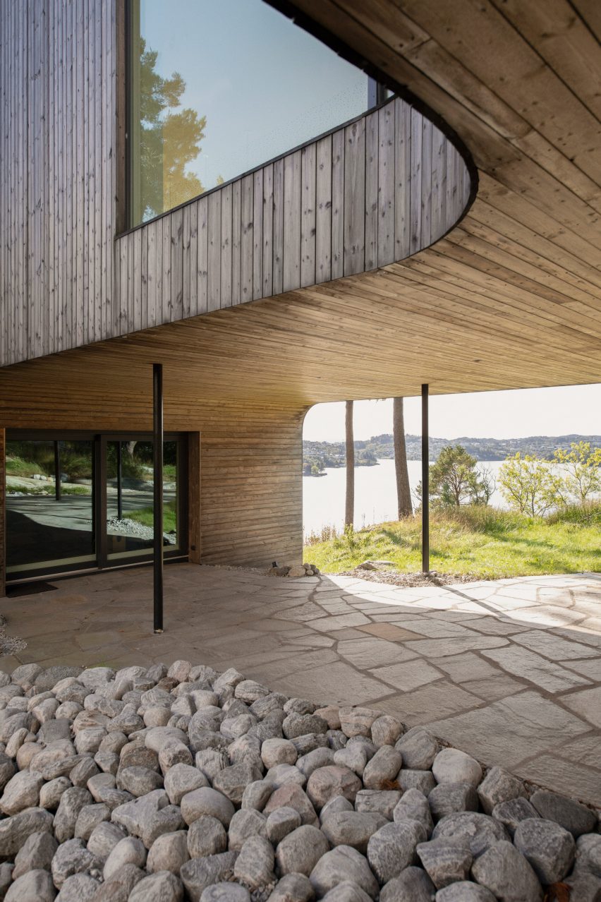 Villa Grieg by Saunders Architecture
