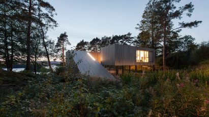 Villa Grieg by Saunders Architecture