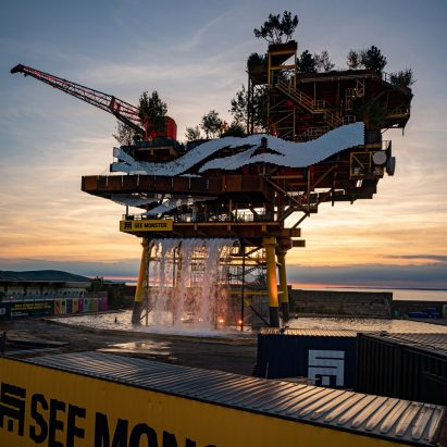 Photo of an oil rig installation