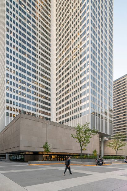 1 Place Ville Marie from the outside