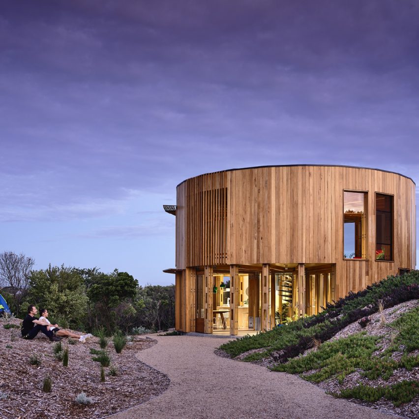 St Andrew's Beach House by Austin Maynard Architects