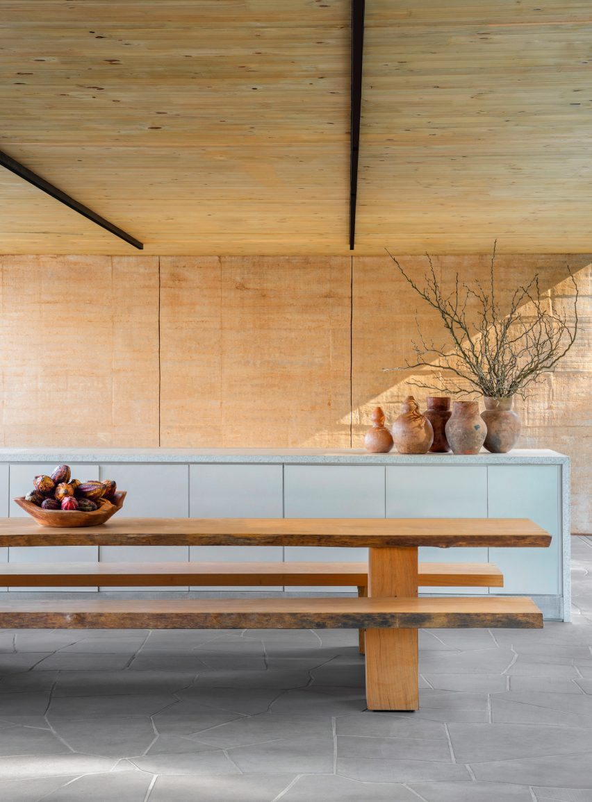 Jatobá House by Studio Guilherme Torres
