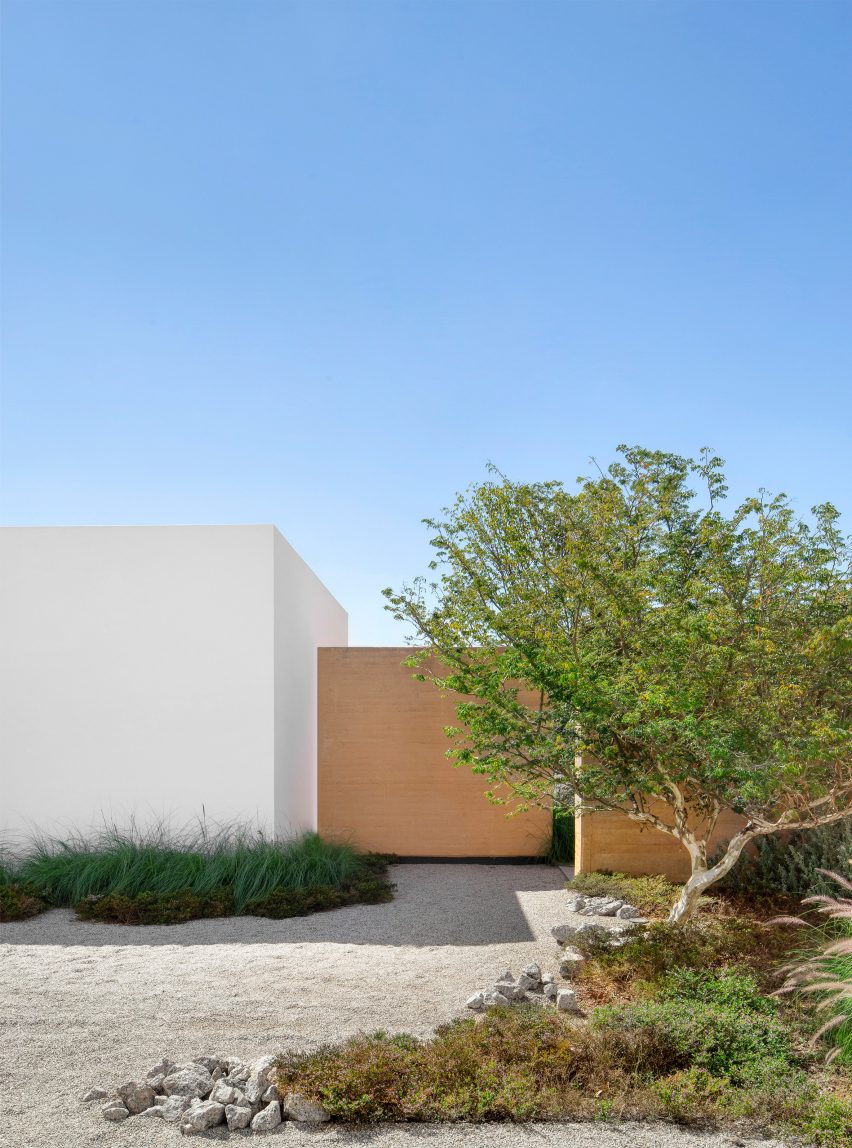 Jatobá House by Studio Guilherme Torres