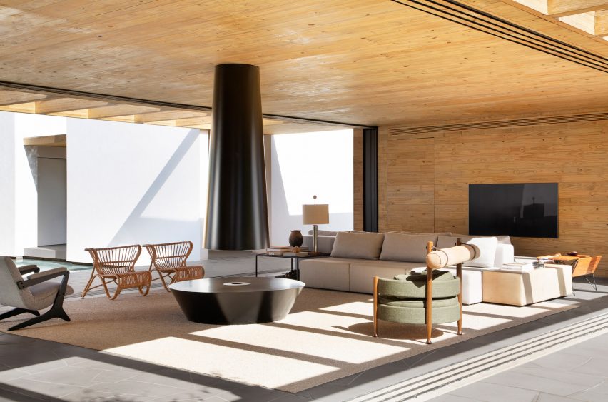 Jatobá House by Studio Guilherme Torres