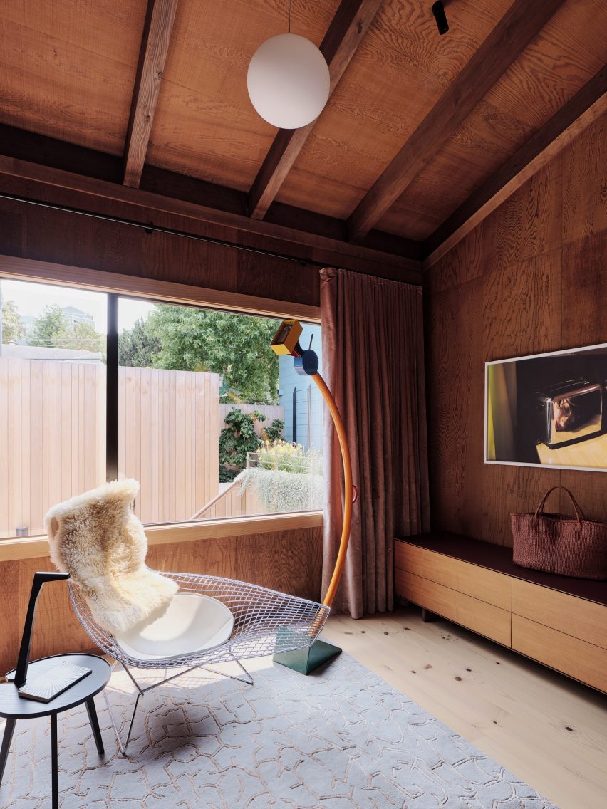 Studio Terpeluk Redwood House