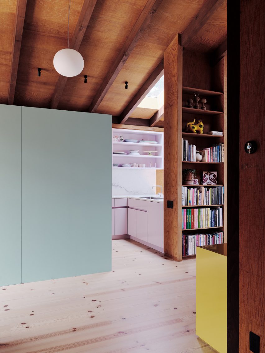 Studio Terpeluk Redwood House