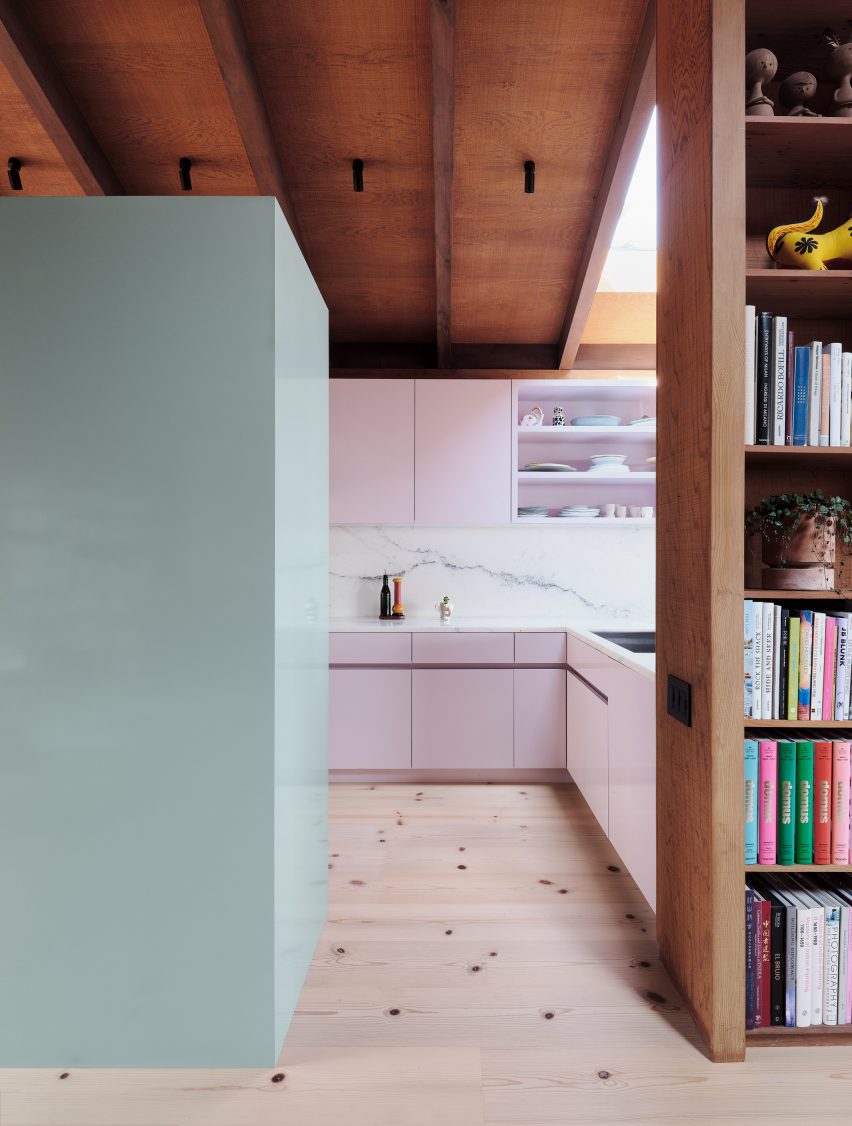 Studio Terpeluk Redwood House