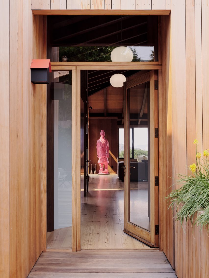 Studio Terpeluk Redwood House