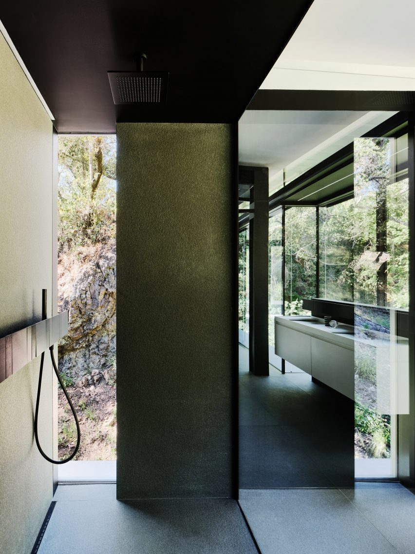 Suspension House by Fougeron Architecture