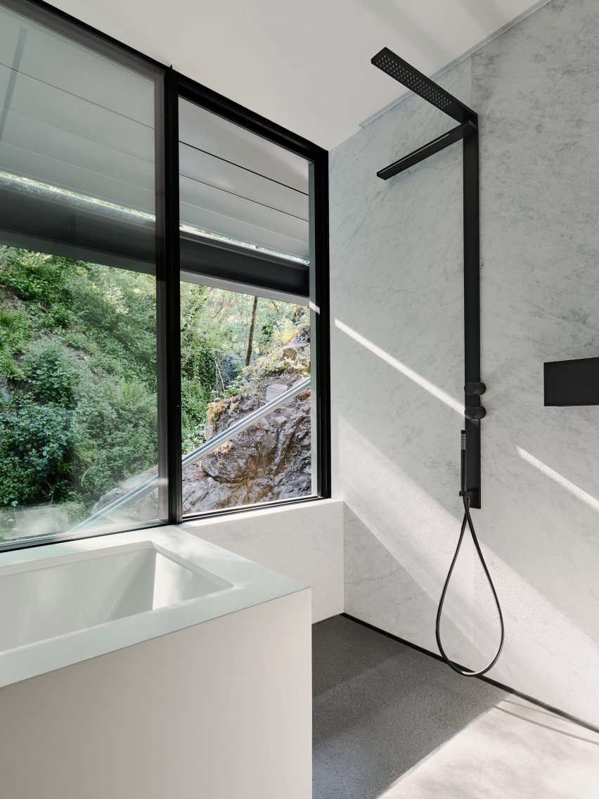 Suspension House by Fougeron Architecture