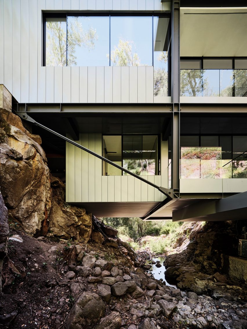 Suspension House by Fougeron Architecture