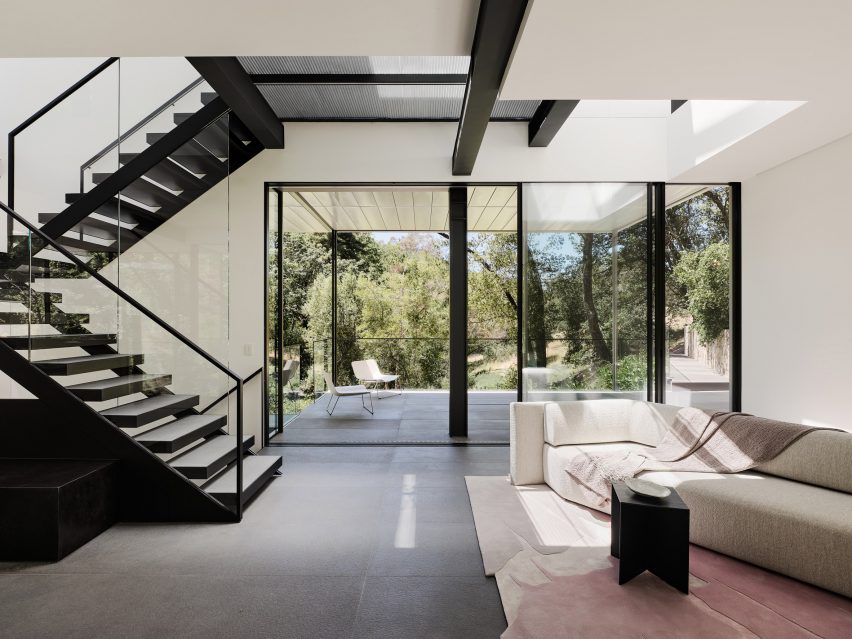 Suspension House by Fougeron Architecture