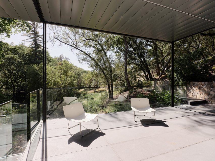Suspension House by Fougeron Architecture