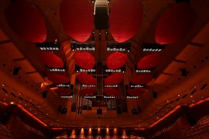 Petal-shaped acoustic reflectors