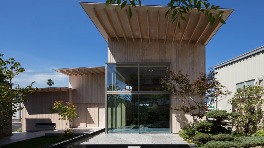 Tsumugu by Archipatch is a wooden house designed to connect with nature