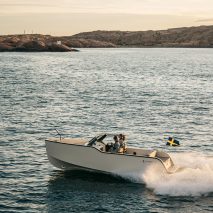X Shore 1 electric boat