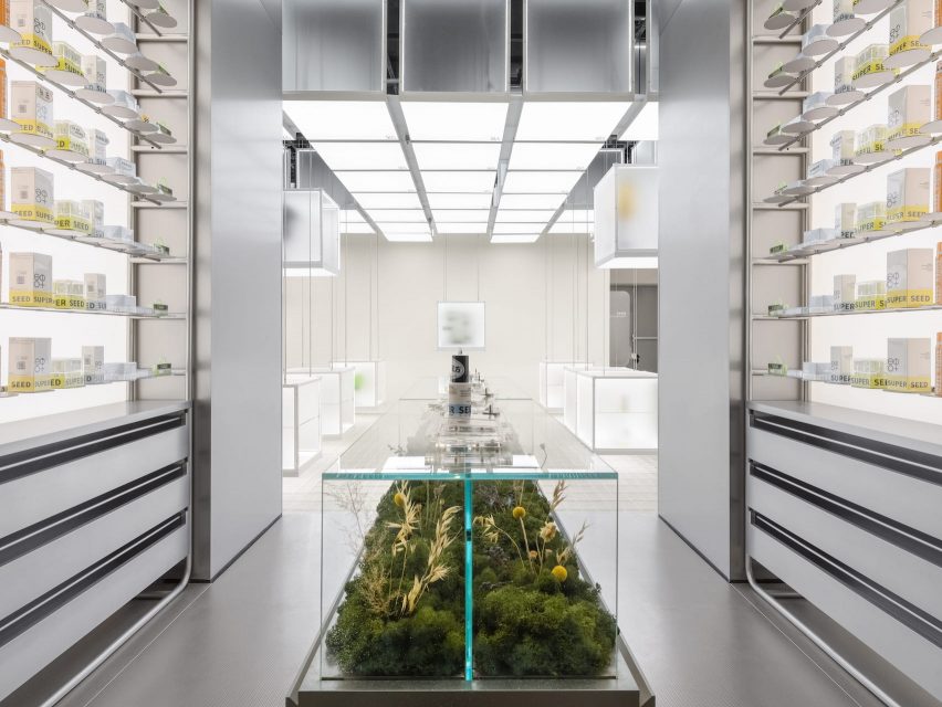 Lab area at Super Seed shop