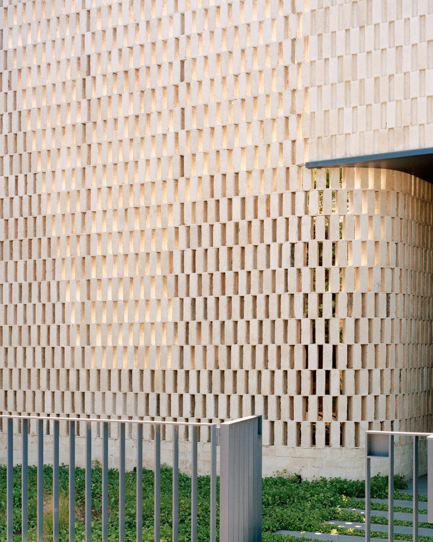 Exterior of 8 Yard House by Studio Bright