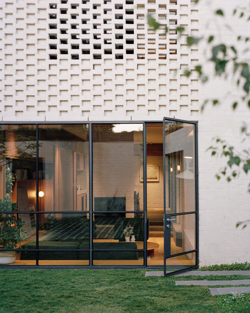 Exterior of 8 Yard House by Studio Bright