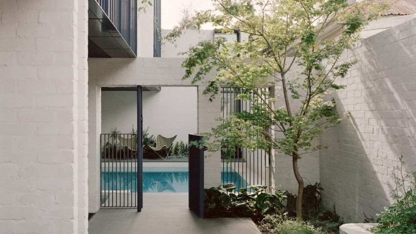 Courtyard of 8 Yard House by Studio Bright