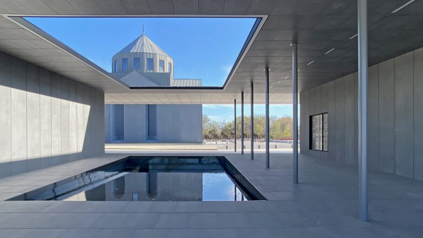 Fiandre covers Armenian church in porcelain panels printed with 1.5 million unique motifs