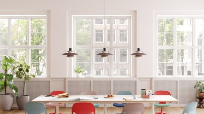 A photograph of the Zeph Chair in an office
