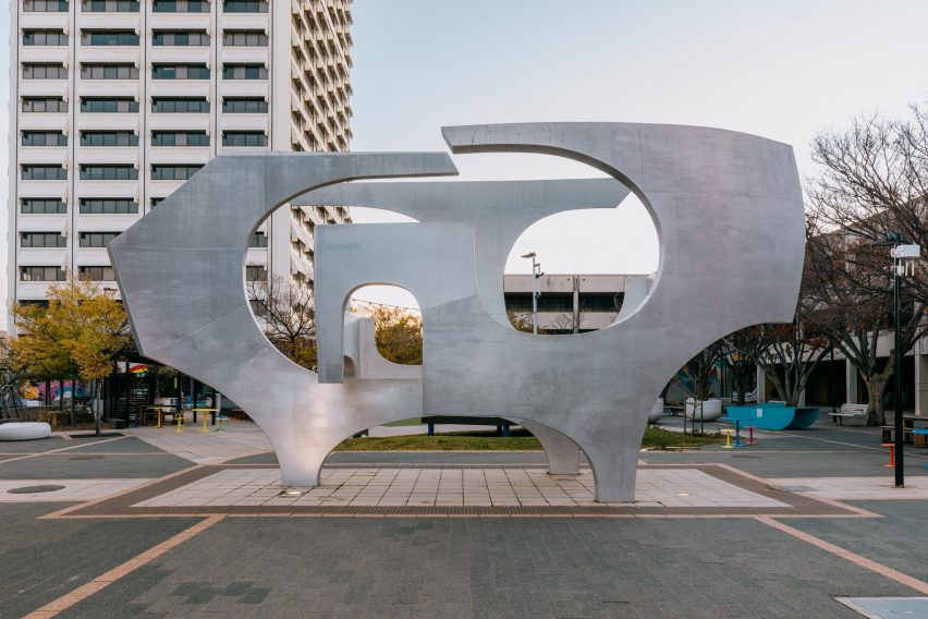 Photo of a grey architectural sculpture