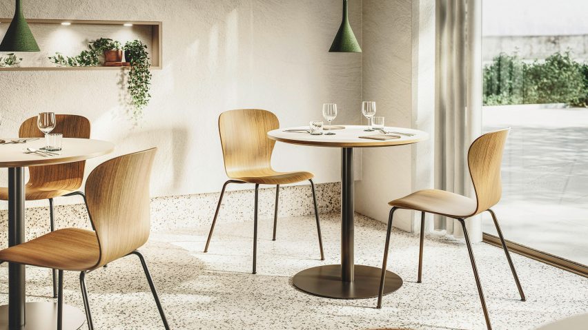 S 220 chairs in a restaurant