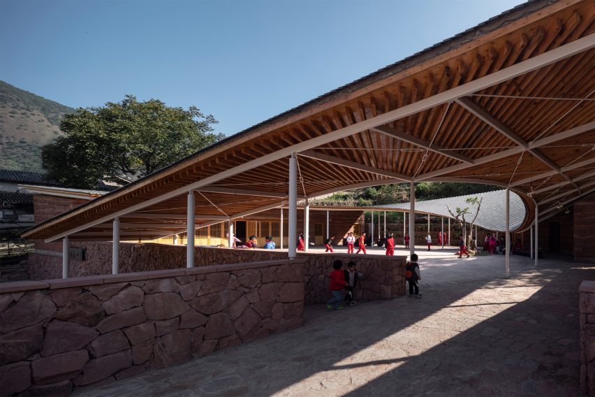 Archi-Union works with students to design rammed earth community centre in rural China
